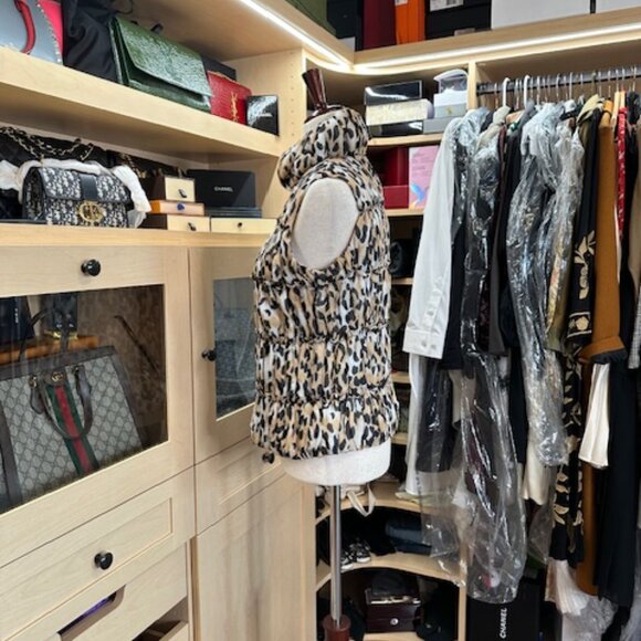 St. John Animal Silk Vest Size Petite - Picture 2 of 7